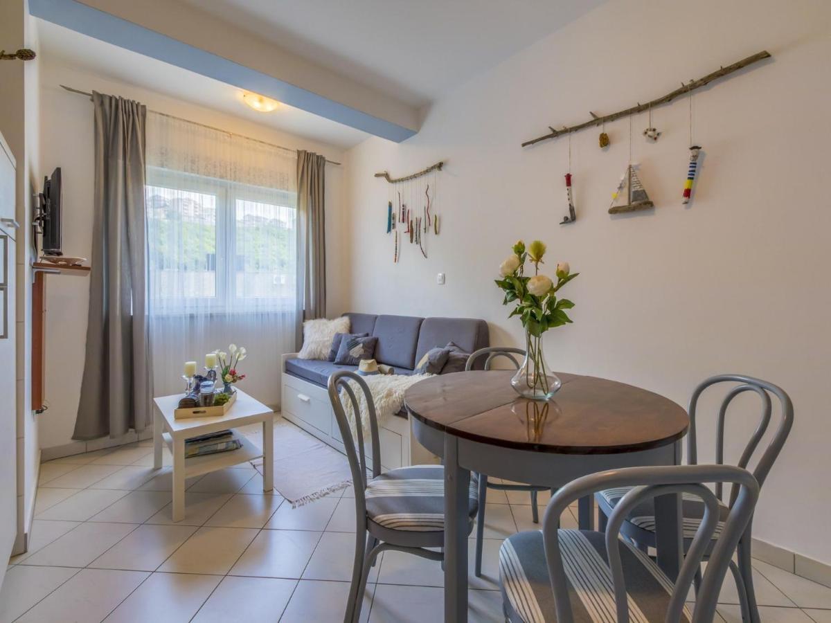 Apartments Rabbit Цриквеница Экстерьер фото