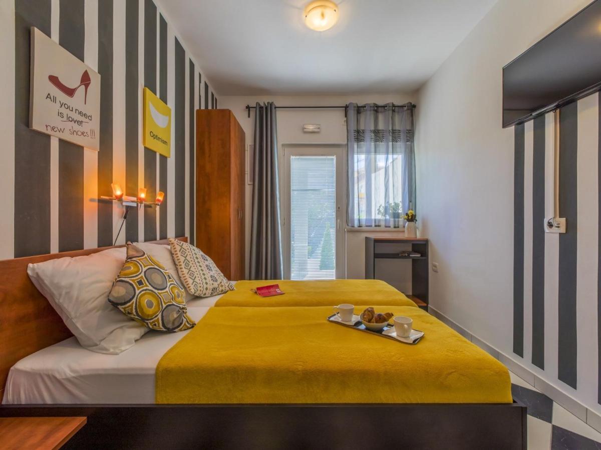 Apartments Rabbit Цриквеница Экстерьер фото