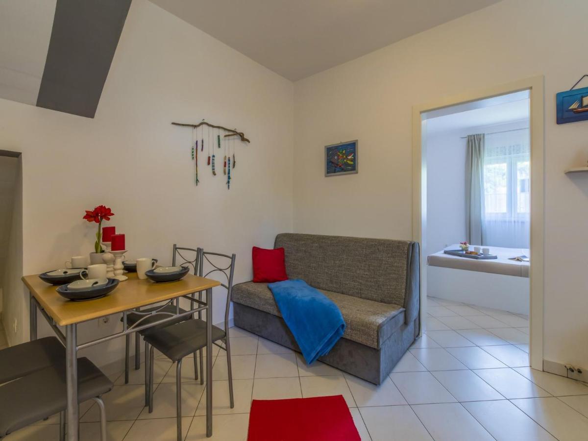 Apartments Rabbit Цриквеница Экстерьер фото